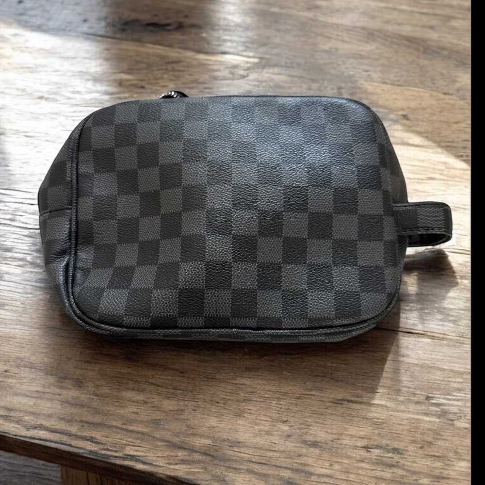 Cosmetic bag